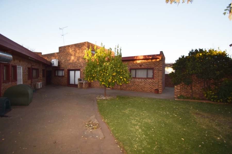 4 Bedroom Property for Sale in Riebeeckstad Free State